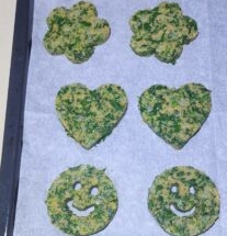 קציצות תרד לפני הכנסה לתנור