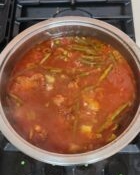 קציצות עוף אדומות בסיר