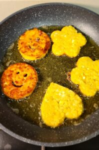 לביבות-תירס-עם-גבינות-טיגון-במחבת