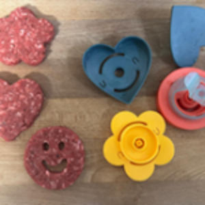 המבורגר בשר בקר לפני הצליה